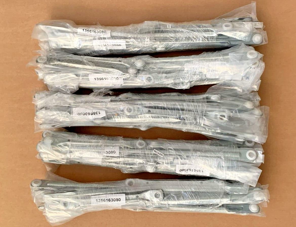 SALE Bulk of 50 1356163080 FRONT WIPER LINKAGE RODS X2