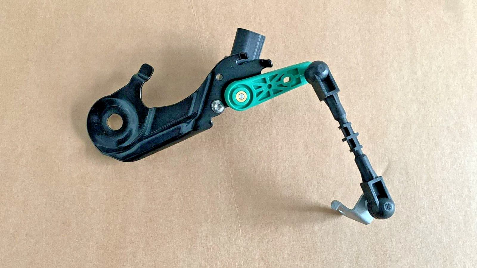 For Porsche Macan Audi q5, a6, a7, a8 Rear Right Height Level Sensor 8R0941310E
