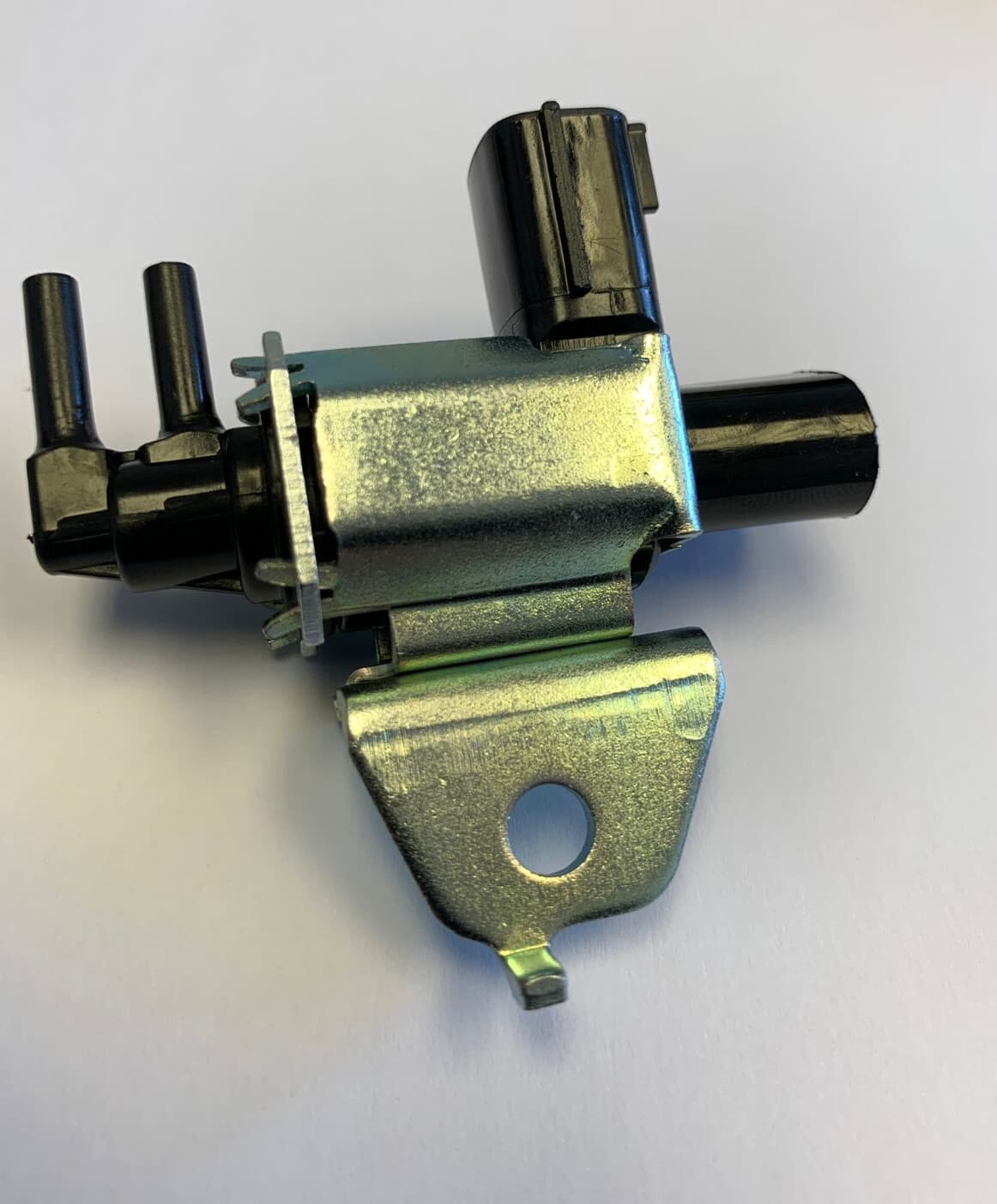 K5T46673 For Nissan Altima 14955-8J100 Air Conditioning Vacuum Solenoid Valve