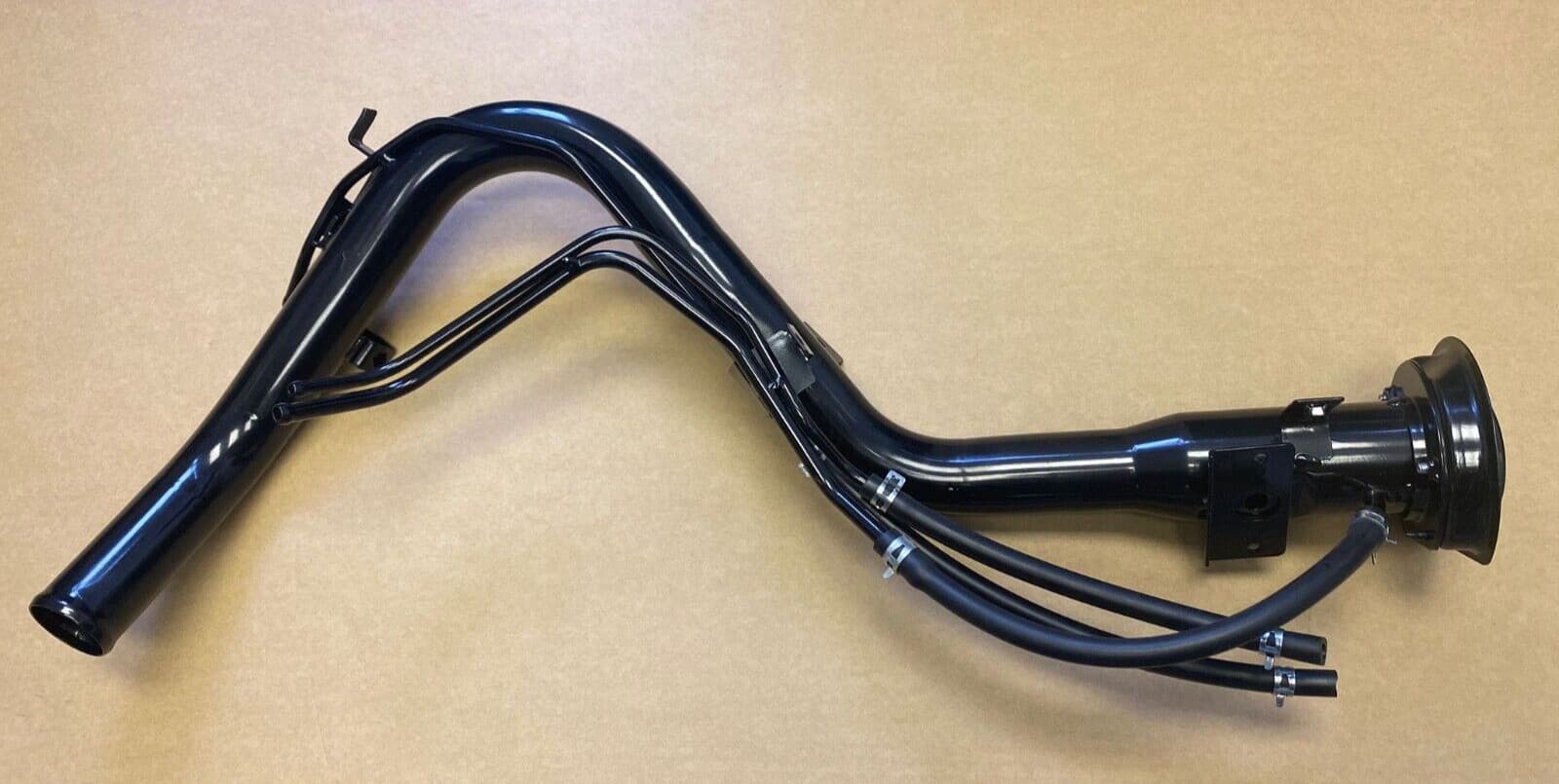 42066-FC050 Petrol Fuel Filling Pipe For 1998 - 2002 Subaru Forester 2.5 AT L H4