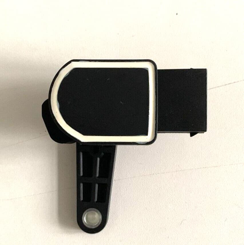 37146853755 REAR FITS BOTH SIDES SENSOR XENON LIGHT FITS: BMW 5 525D XDRIVE/525