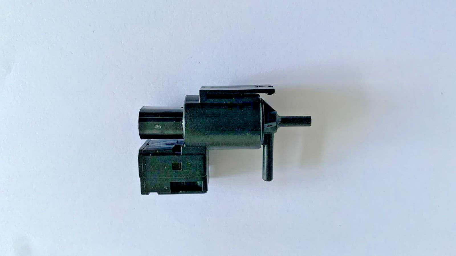New EGR Solenoid Pressure Boost control valve For Mazda MX-3 MX-5 MX-6 K5T49099